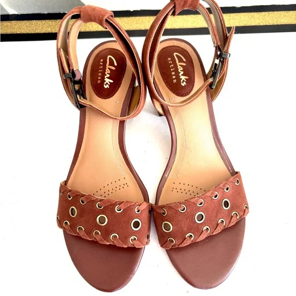 Like new Clarks Brown Ankle Strap Block Heel Sandals - Picture 5 of 11